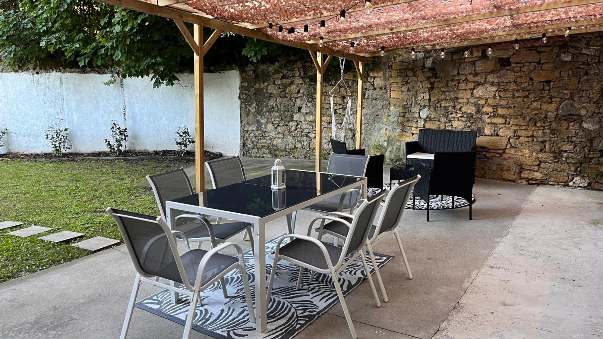 Ferienwohnung Jardin En El Centro Catedral Oviédo Exterior foto