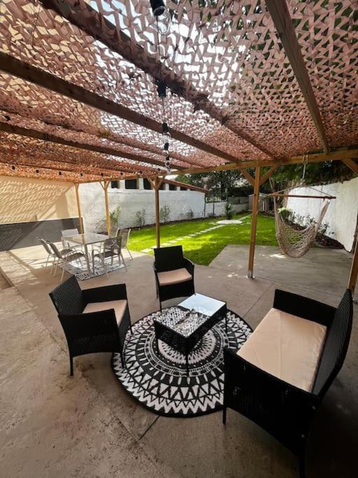 Ferienwohnung Jardin En El Centro Catedral Oviédo Exterior foto