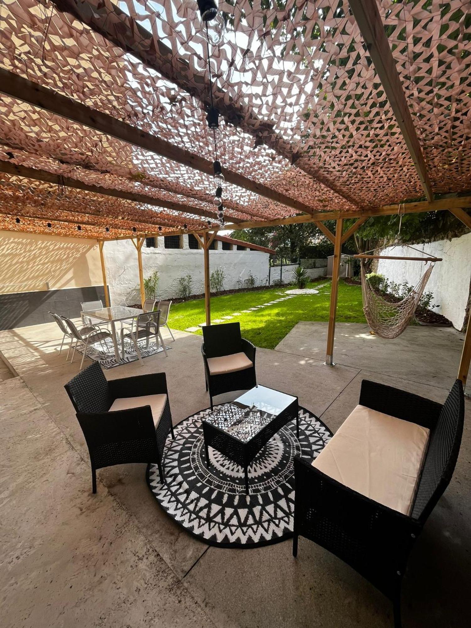 Ferienwohnung Jardin En El Centro Catedral Oviédo Exterior foto